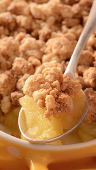 crumble_de_pommes_noix_de_coco_et_creme_anglaise_visuel_616x1096