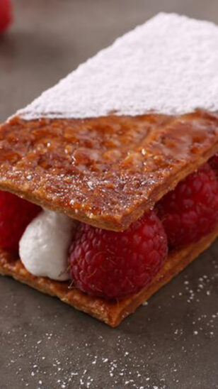 mille_feuille_caramelise_vanille_framboises_visuel_616x1096