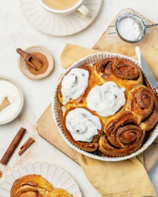 Cinnamon_rolls_portrait_1